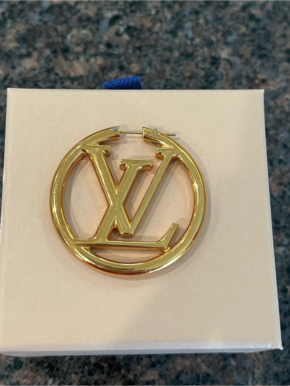 Louis Vuitton Gold LV Hoop Earrings - Louise Hoop GM Earrings - Picture 8 of 8
